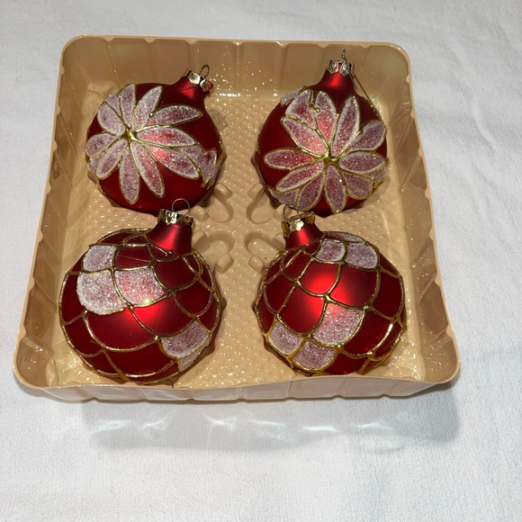 Other - Vintage Red & sparkling Holiday Ornaments Set